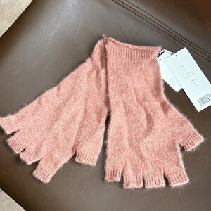 VINCE Fingerless Cashmere Gloves. NWT
